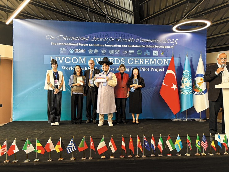 2-1-1 리브컴어워즈 수상_cw18